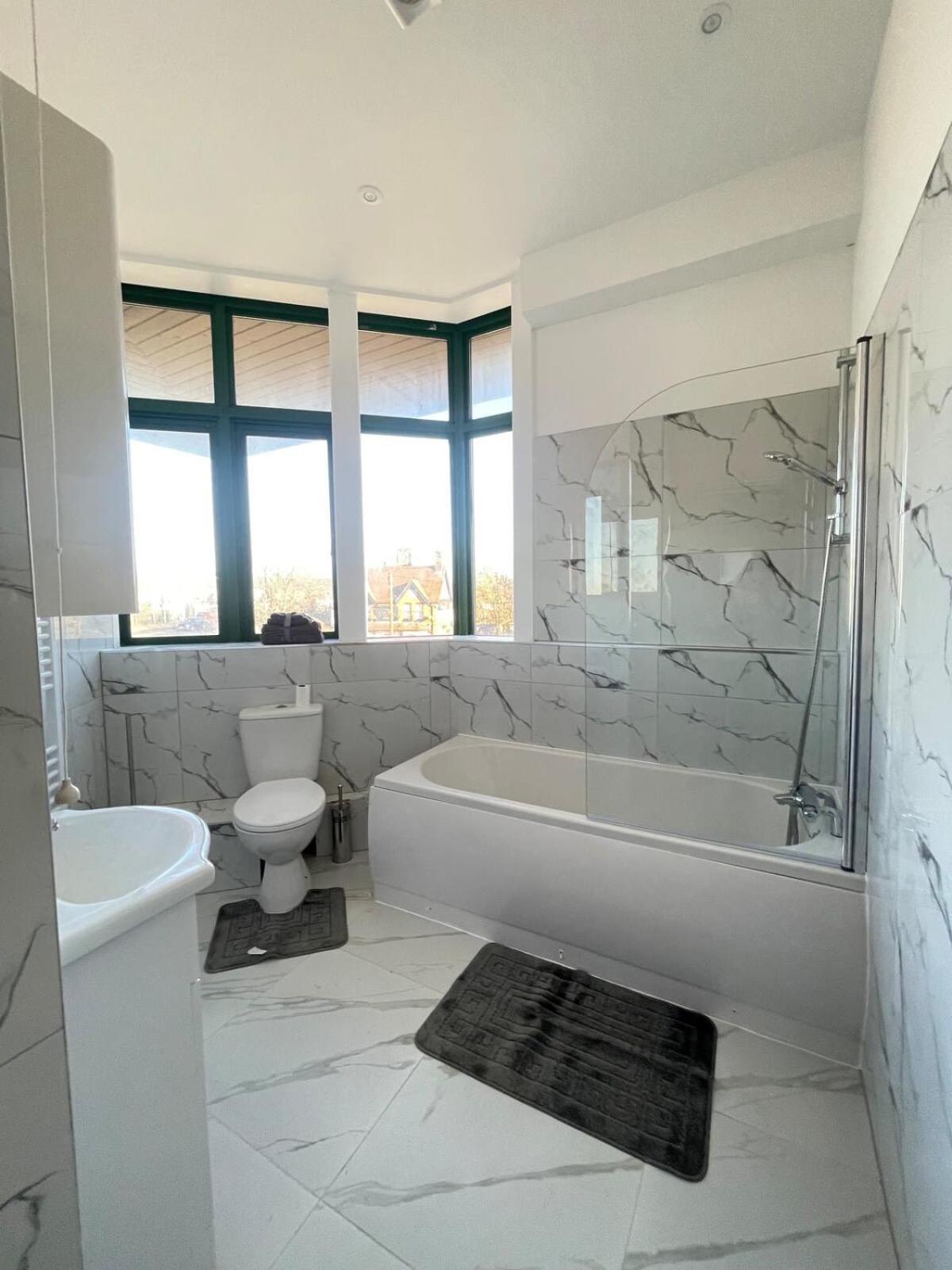 1 Bedroom Apartment - Flitwick - Contractor Friendly - Tourist Ready - Full Kitchen - Wifi - Smart Tv - Sofa Bed - Free Parking - Ideal For Short Or Long Stays ภายนอก รูปภาพ