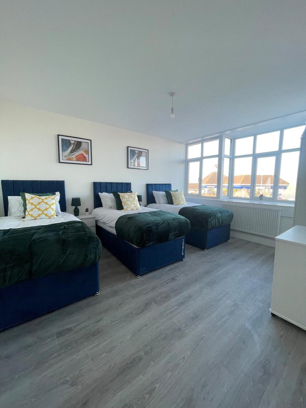 1 Bedroom Apartment - Flitwick - Contractor Friendly - Tourist Ready - Full Kitchen - Wifi - Smart Tv - Sofa Bed - Free Parking - Ideal For Short Or Long Stays ภายนอก รูปภาพ